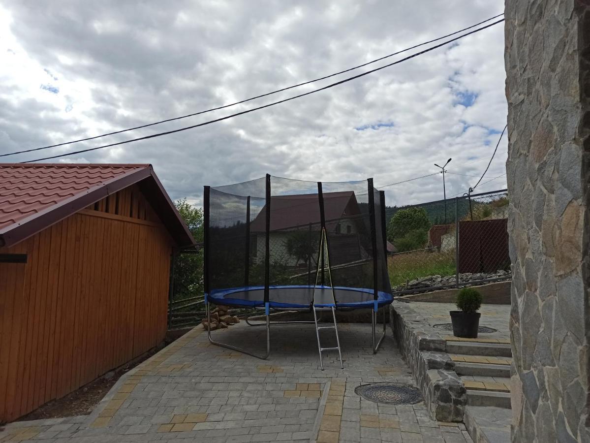 Brand New 2020 Specious Apartment Druzi 2 Palyanytsya Exterior foto